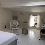 Bed and Breakfast Aux Anges Gardiens Καρκασόν