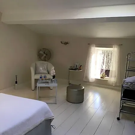 Panzió Aux Anges Gardiens 4*